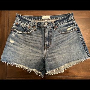 Abercrombie & Fitch Curve Love distressed denim shorts size 28.